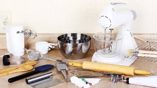 از مهمترین و کاربردیترین ابزارهای قنادی از مهمترین و کاربردیترین ابزارهای قنادی